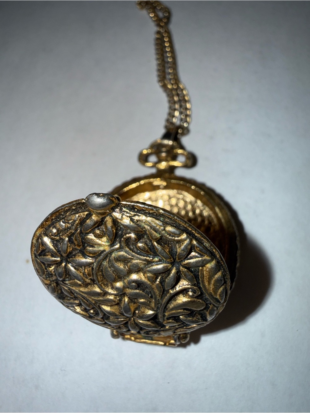 Vintage Gold Floral Locket Lockett Solid Perfume Necklace